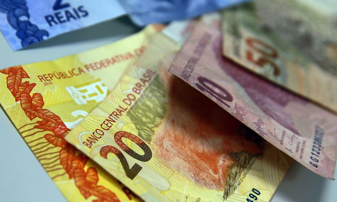 Retorno das atividades e relaxamento de medidas de isolamento provocam queda da incerteza na economia